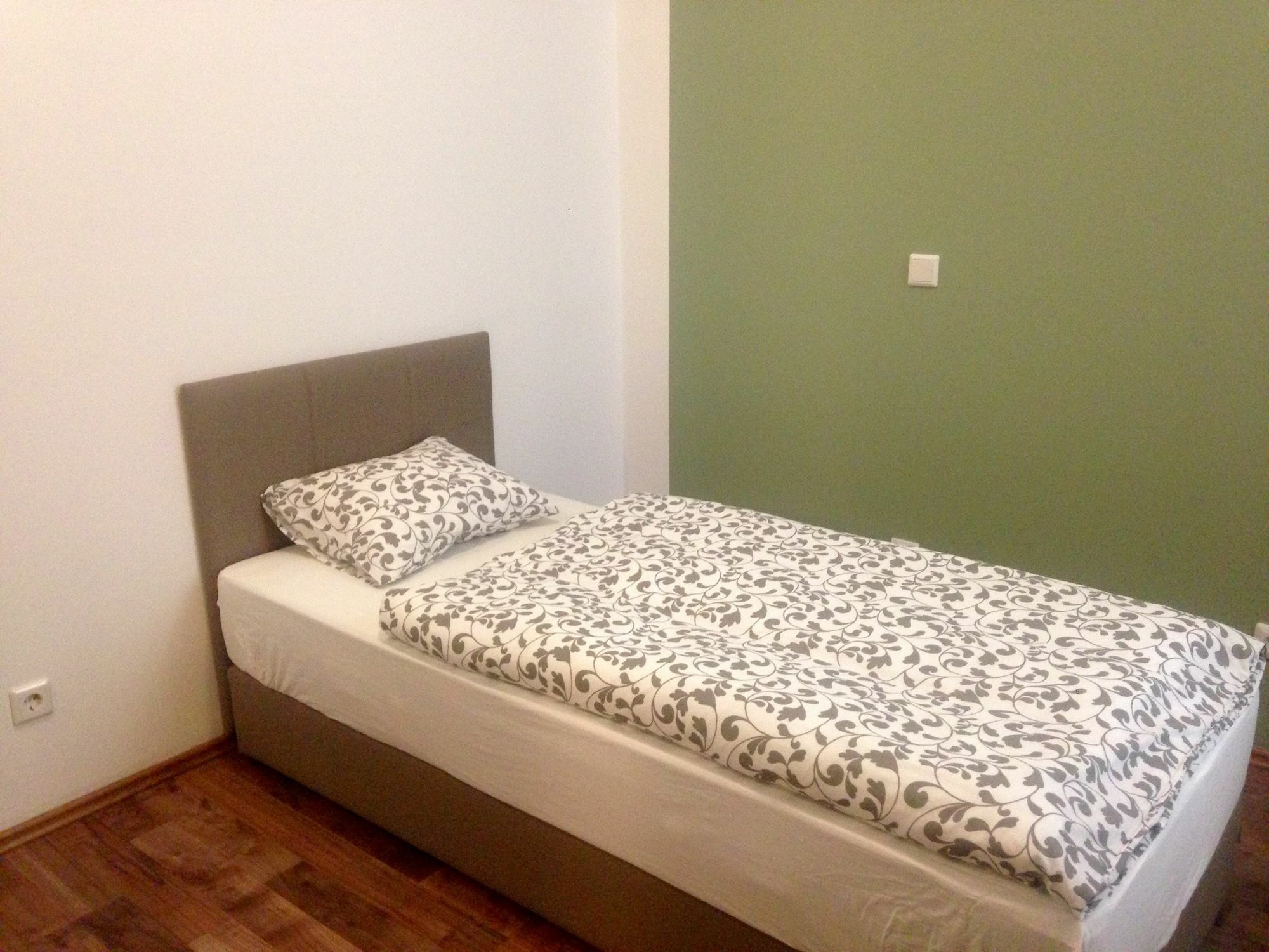 Dan In'n Out Guest house Vienna